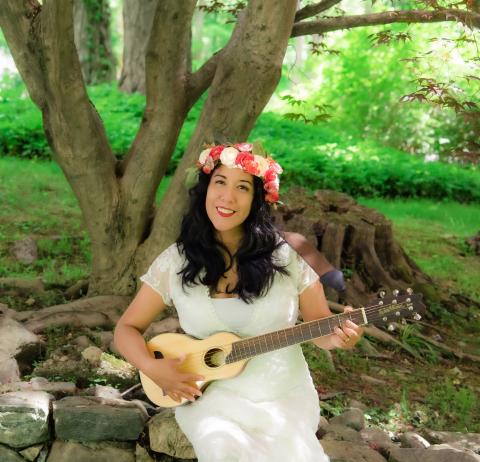 Flor Bromley: "Fiesta Global"