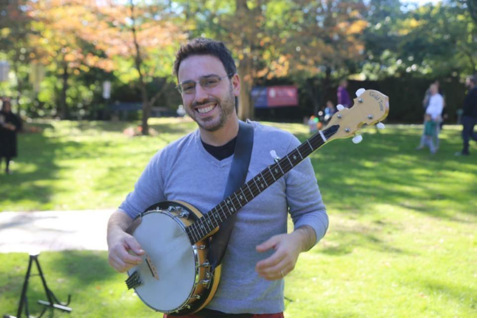 Zev Haber w. Banjo